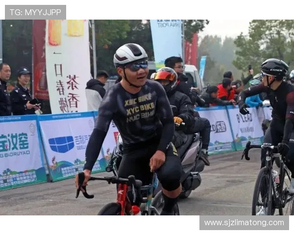 激烈骑行赛场群雄逐鹿勇夺冠军展现速度与激情风采